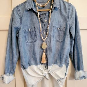 Vintage distressed top!